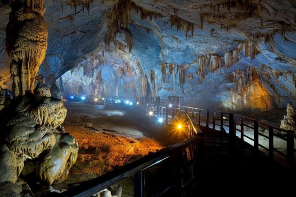 Động Thi&ecirc;n Đường .